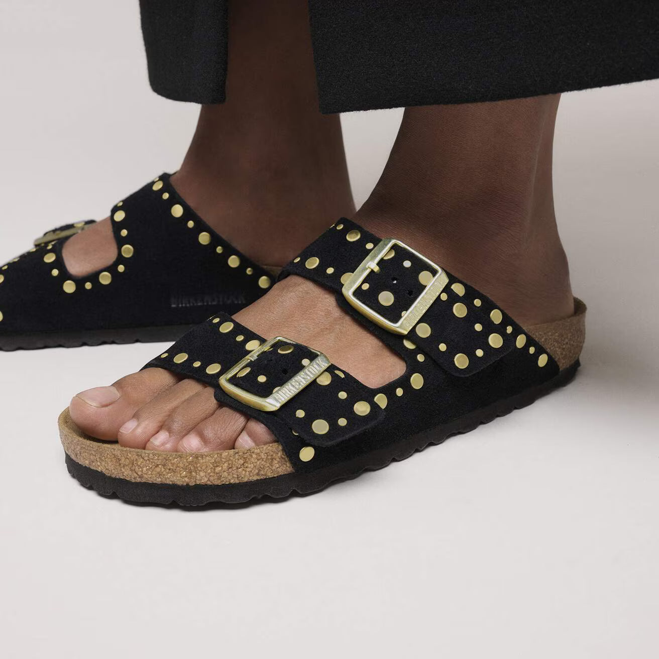 Birkenstock Sandalo in Pelle Scamosciata con Borchie Arizona Donna Black