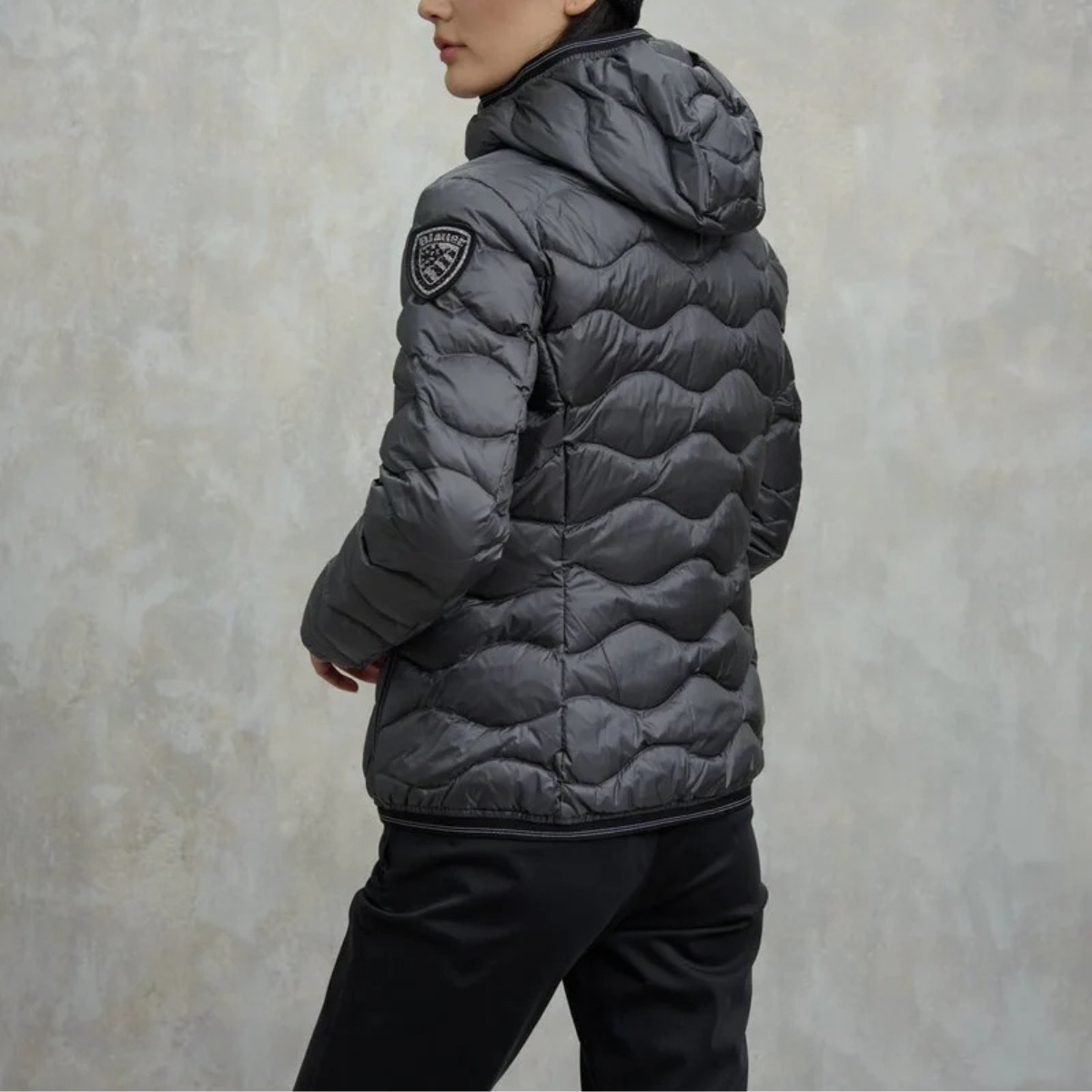 Blauer Piumino ad Onde Camelia Donna Nero